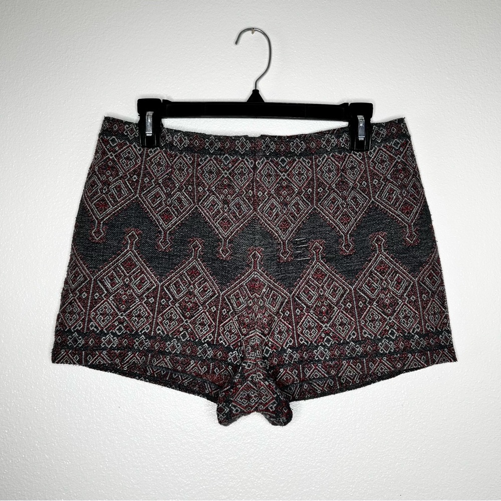 Urban Outfitters Ecote Womens Gray & Red Aztec Tribal Woven Shorts Size 12